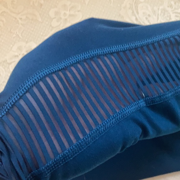 Old Navy Active go-dry leggings - Picture 2 of 4